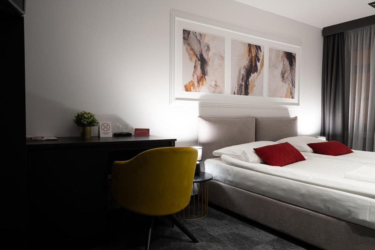 Savoy Bed & Breakfast 3*